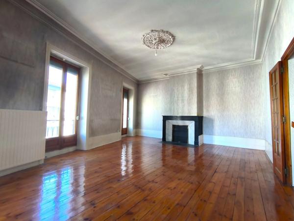 A Vendre: Centre ville 4chb, salon, salle à Manger