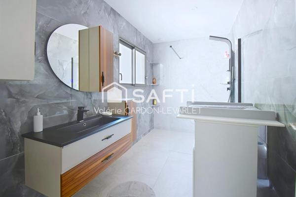 Villa contemporaine de plain-pied de 146 m2