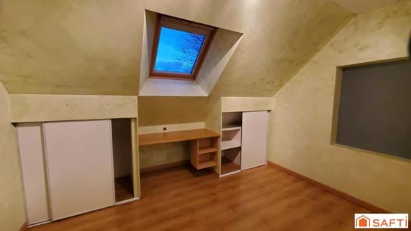 Maison en pierres 5ch double garage puits