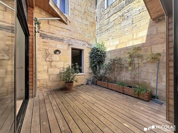 Loft contemporain avec terrasse, patio et garage – Bordeaux Saint-Nicolas