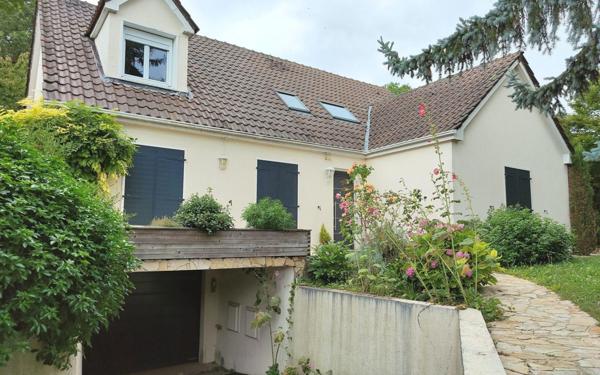 Maison à louer    6 pièces •  Noisy-le-Roi