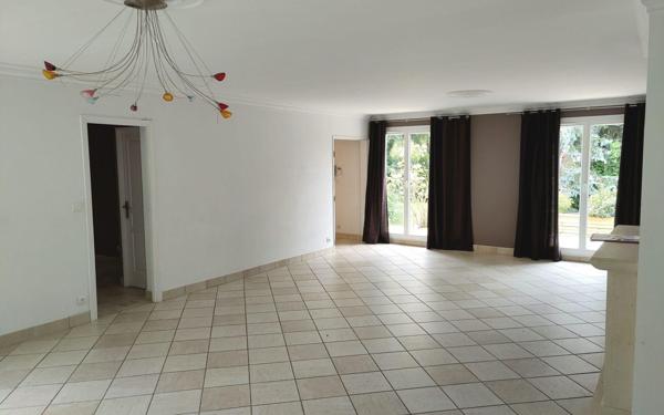 Maison à louer    6 pièces •  Noisy-le-Roi