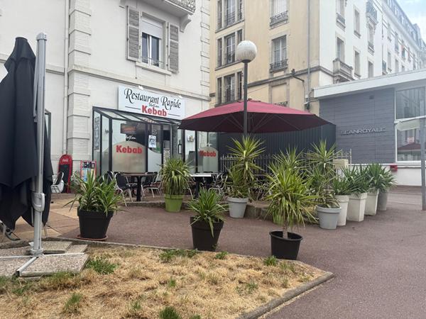 VITTEL - Fonds de commerce de restauration rapide avec terrasse aménagée