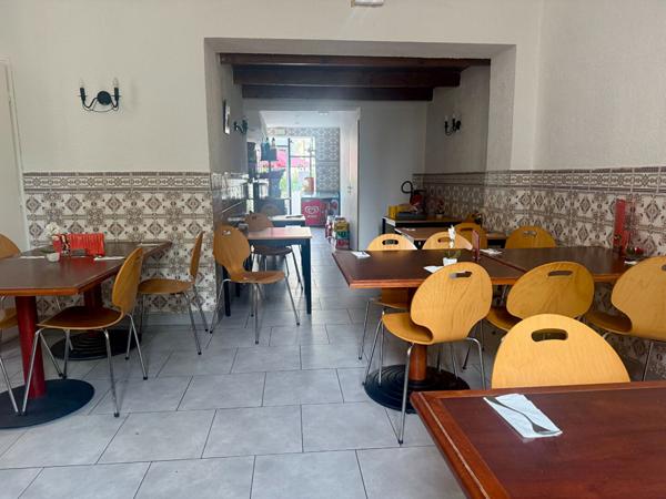 VITTEL - Fonds de commerce de restauration rapide avec terrasse aménagée