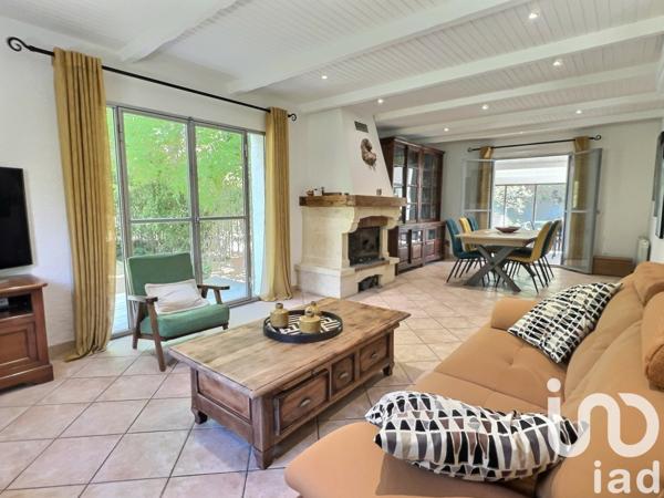 Maison à vendre 7 pièces 160 m² Peyrolles-en-Provence