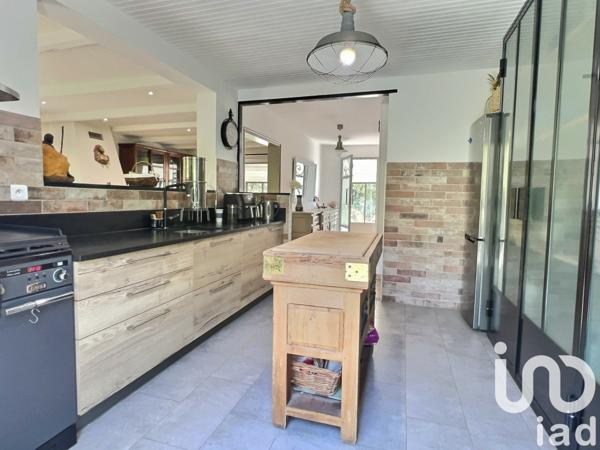 Maison à vendre 7 pièces 160 m² Peyrolles-en-Provence