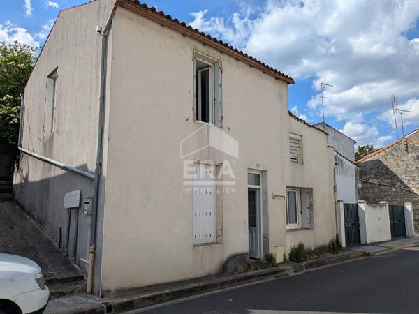 Maison de ville de 71 m² à rafraîchir ? Centre de Pons