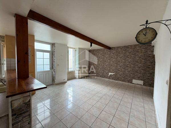 Maison de ville de 71 m² à rafraîchir ? Centre de Pons