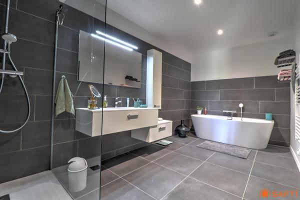 Vienne, propriété d’exception de 400 m² sur 6 100 m² de terrain paysagé.
