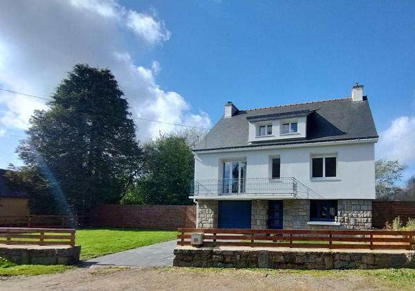 MORBIHAN. Superbe maison, 4 chambres avec écuries et terrain de 5213 m² à Langonnet