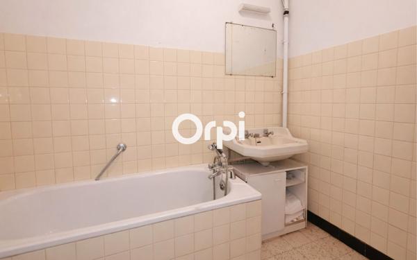 Immeuble à vendre    6 pièces • 143 m2 Tourcoing