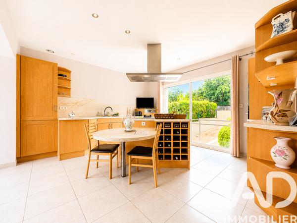 Maison à vendre 5 pièces 224 m² Saint-Palais-sur-Mer