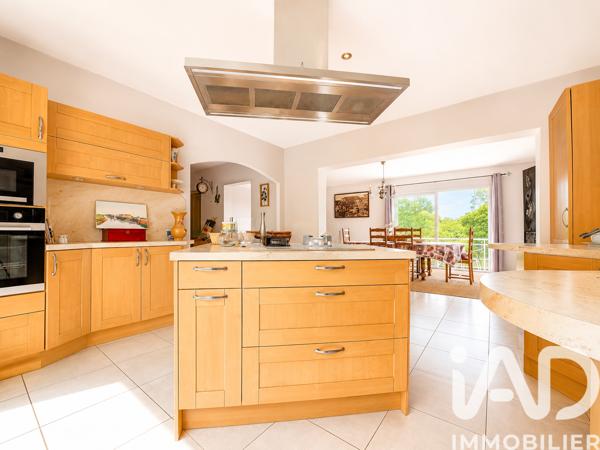 Maison à vendre 5 pièces 224 m² Saint-Palais-sur-Mer