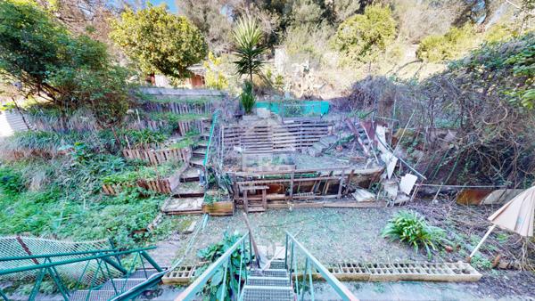 NICE NORD / ST SYLVESTRE :  JOLI 2 PIÈCES TRAVERSANT AVEC BALCON