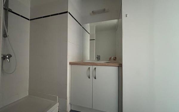 Appartement à louer    2 pièces •  Saint-François