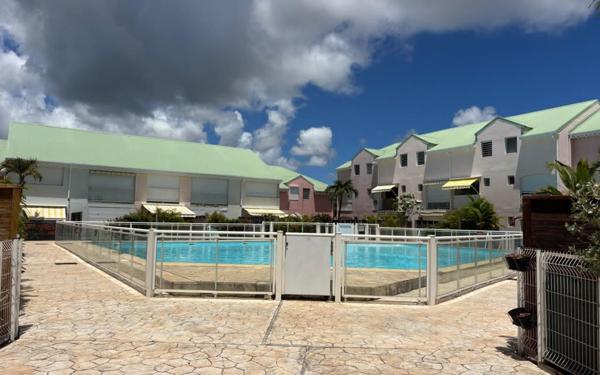 Appartement à louer    2 pièces •  Saint-François