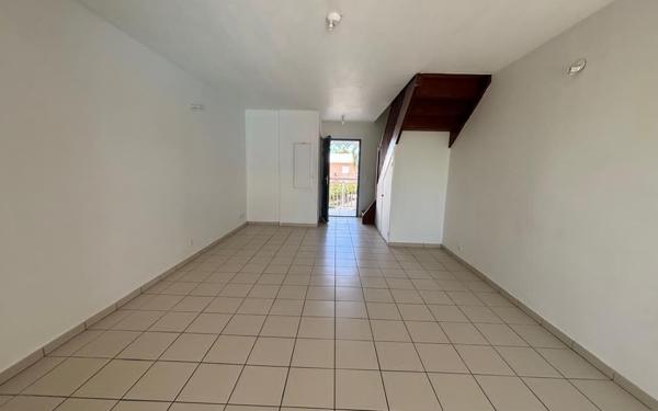 Appartement à louer    2 pièces •  Saint-François