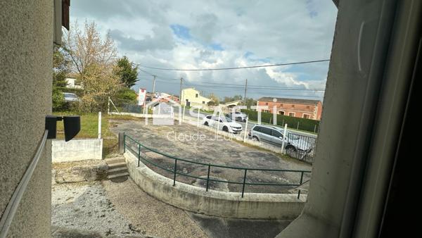 ENSEMBLE IMMOBILIER SUR 1000 M2 BORDURE ANCIENNE NATIONALE 10