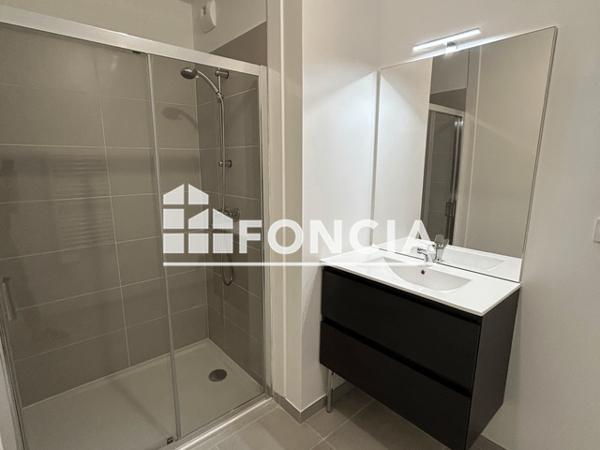 Location Appartement 2 pièces 44.24 m² - 400 RUE RENE CASSIN Trets 13530