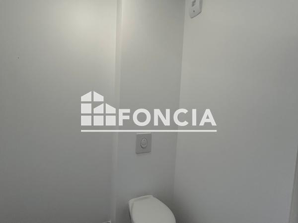 Location Appartement 2 pièces 44.24 m² - 400 RUE RENE CASSIN Trets 13530