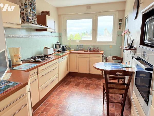 A VENDRE 56 VANNES T3 80 m² dernier étage cave et garage