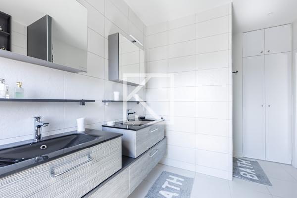 SUPERBE APPARTEMENT AVEC TERRASSE