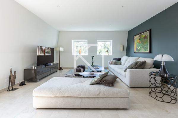 SUPERBE APPARTEMENT AVEC TERRASSE