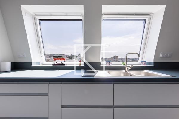 SUPERBE APPARTEMENT AVEC TERRASSE