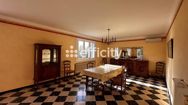 Maison
         6 pièces
        - 164 m² 297 000 € *