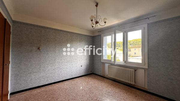 Maison
         6 pièces
        - 164 m² 297 000 € *
