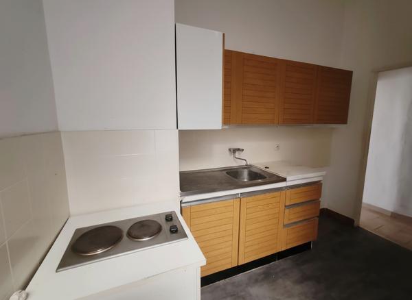 Arles (13200) Centre ancien, agréable appartement de 40 m²