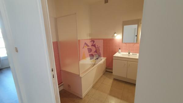 Location appartement Angouleme (16000), 73.53m² avec 3 pièce(s) dont 2 chambre(s). Agence Allard Brimeaud