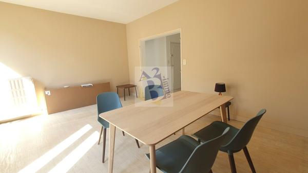 Location appartement Angouleme (16000), 73.53m² avec 3 pièce(s) dont 2 chambre(s). Agence Allard Brimeaud