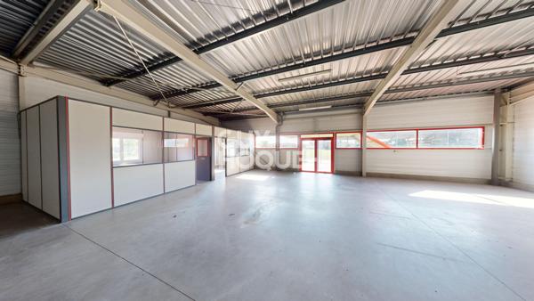 A VENDRE A HAGETMAU: Local industriel et commercial 633 m² avec emplacement stratégique