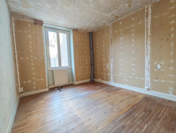 Maison 110m² avec 4 chambres et une cour