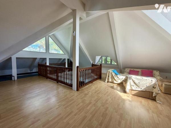 SAINT PAUL LA PLAINE VILLA T7 PISCINE GRAND TERRAIN