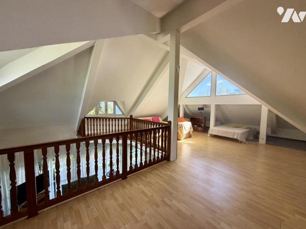 SAINT PAUL LA PLAINE VILLA T7 PISCINE GRAND TERRAIN