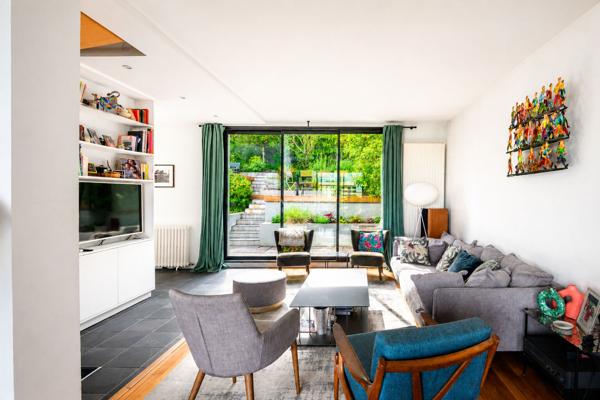 MAISON D'ARCHITECTE - HAUTEURS DE SURESNES 1 656 000 € **  - Référence  6801-NG