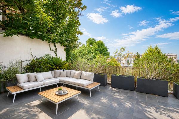 MAISON D'ARCHITECTE - HAUTEURS DE SURESNES 1 656 000 € **  - Référence  6801-NG
