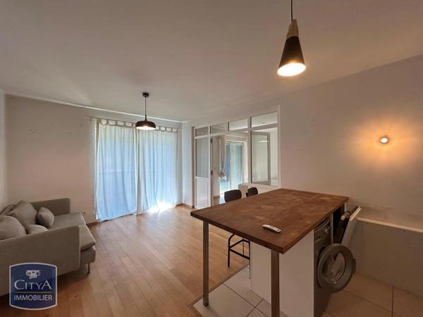 Appartement à louer 1 pièce 38.27m²