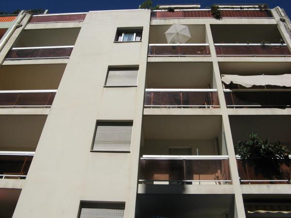 Vente                                                      Appartement
                        
                     2 pièces                      40 m2                     à Nice