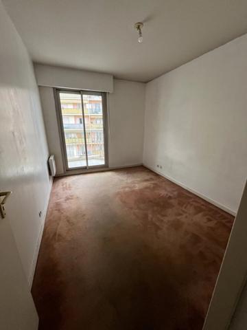 Vente                                                      Appartement
                        
                     2 pièces                      40 m2                     à Nice