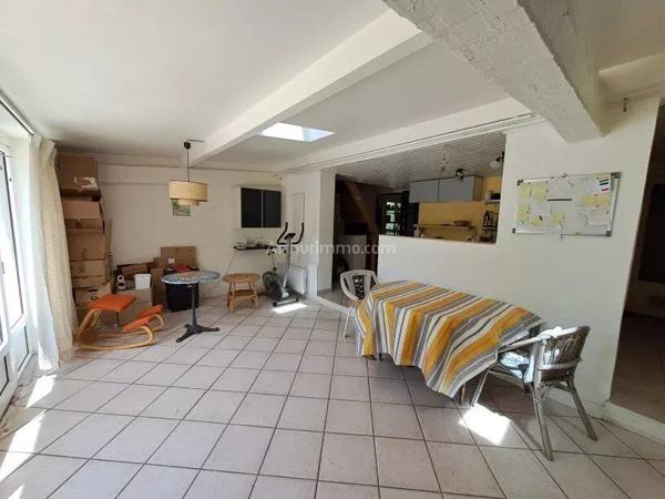 Vente                                                      Maison
                        
                     3 pièces                      60 m2                     à Salernes