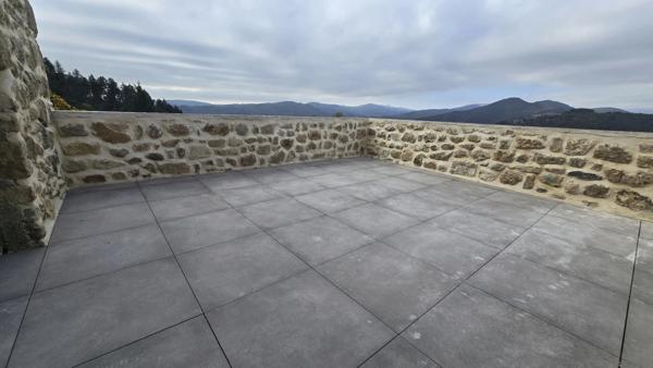 Ardèche, Saint Michel de Chabrillanoux, maison de hameau en pierres - 167m² habitables - Terrasse avec une vue Exceptionnel