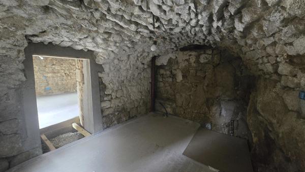 Ardèche, Saint Michel de Chabrillanoux, maison de hameau en pierres - 167m² habitables - Terrasse avec une vue Exceptionnel