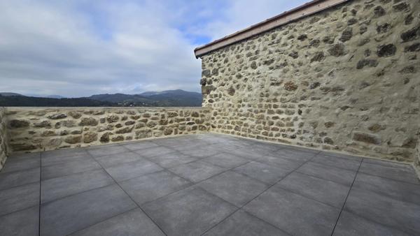 Ardèche, Saint Michel de Chabrillanoux, maison de hameau en pierres - 167m² habitables - Terrasse avec une vue Exceptionnel