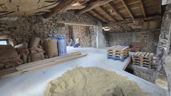 Ardèche, Saint Michel de Chabrillanoux, maison de hameau en pierres - 167m² habitables - Terrasse avec une vue Exceptionnel