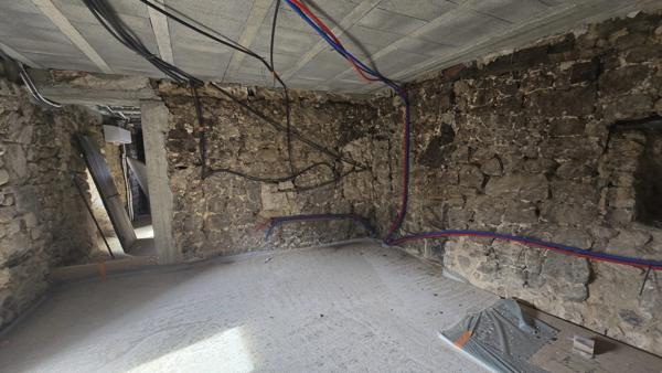 Ardèche, Saint Michel de Chabrillanoux, maison de hameau en pierres - 167m² habitables - Terrasse avec une vue Exceptionnel