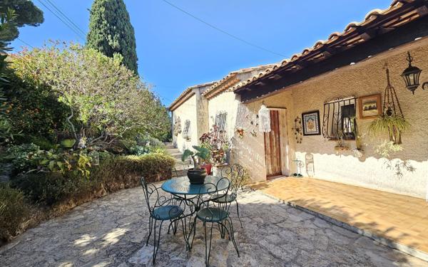 Maison à vendre    5 pièces •  Six-Fours-les-Plages