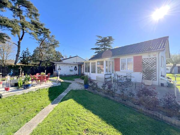 Maison Chaumont En Vexin 5 pièce(s) 70 m2 Maison plain pied + nombreuses dependances